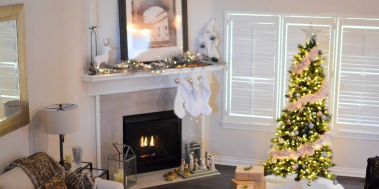 6 Amazing Ways To Decorate A Fireplace For Fall