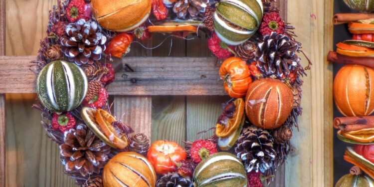 How To Make An Extraordinary Foraged Fall Wreath