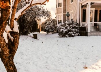 10 Best Decorating Ideas For Front Porch In Winter