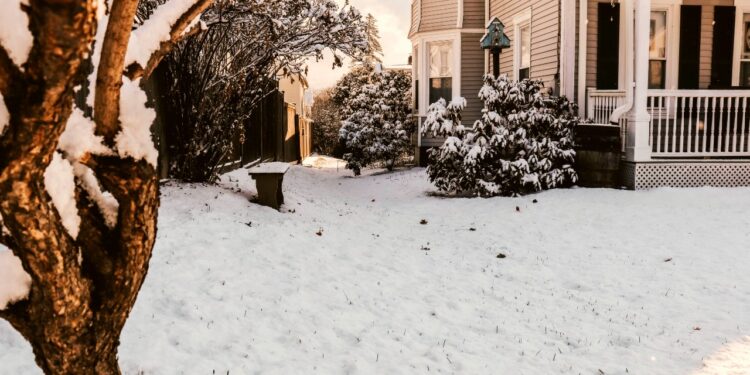 10 Best Decorating Ideas For Front Porch In Winter