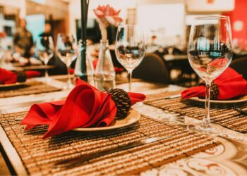 5 DIY Ideas For Thanksgiving Napkin Decorations