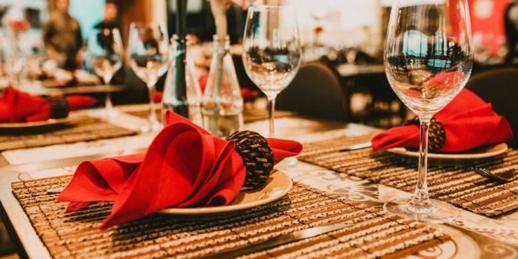 5 DIY Ideas For Thanksgiving Napkin Decorations