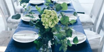 How To Set An Outdoor Table For Friends & Family Outdoor Table setting How To Set An Outdoor Table For Friends & Family