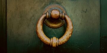 10 Stylish Door Knockers You Will Installed Immediately Door Knockers 10 Stylish Door Knockers You Will Installed Immediately